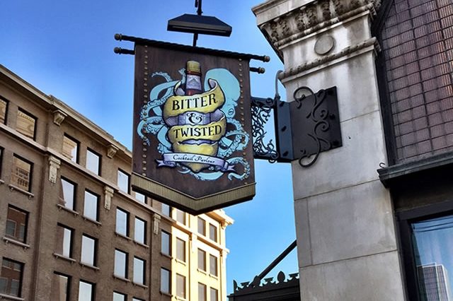 bar_640_480_sign-small-1_555314f01daf3